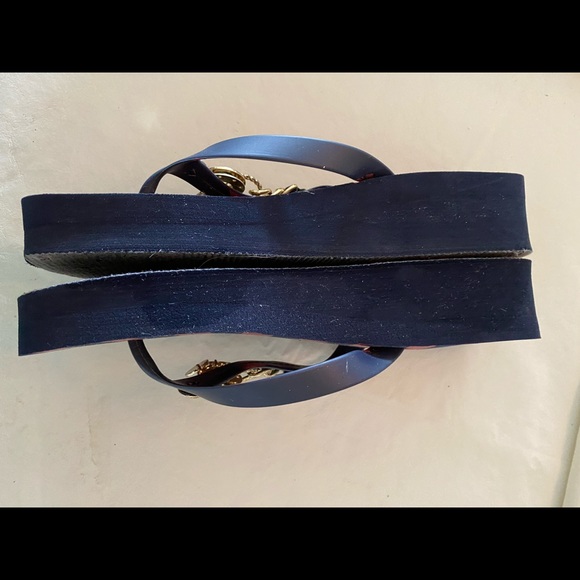 Guess sz 8.5 nautical wedged flip flops. - Picture 3 of 5